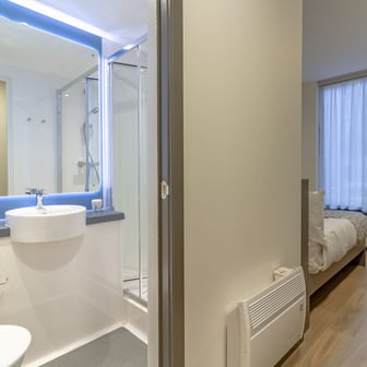 Bronze Plus En Suite - Image 8